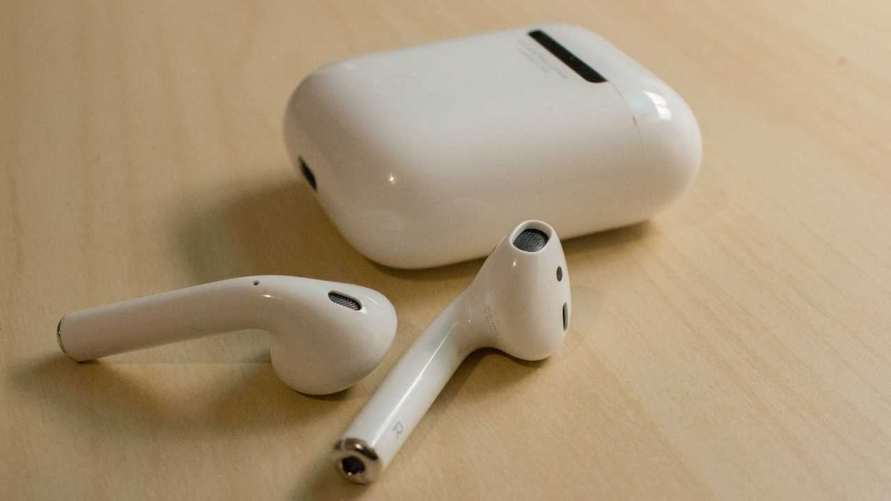 Control Gesture on AirPods